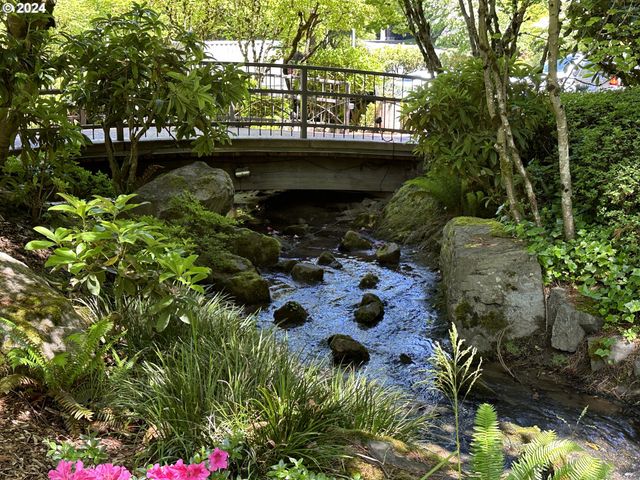 6685 W BURNSIDE St 310, Portland, OR 97210