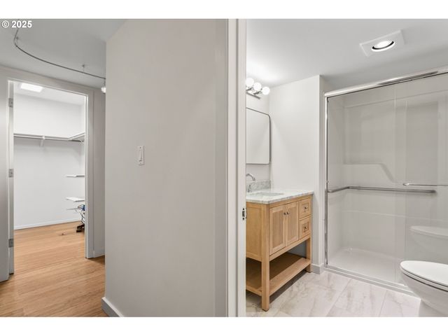 6685 W BURNSIDE St 310, Portland, OR 97210