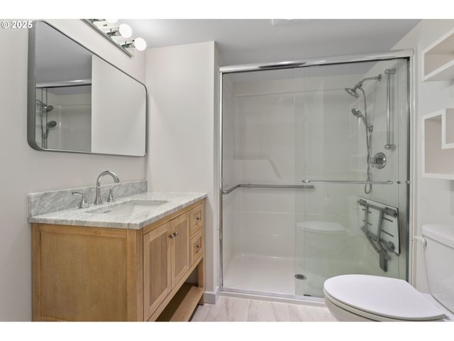 6685 W BURNSIDE St 310, Portland, OR 97210