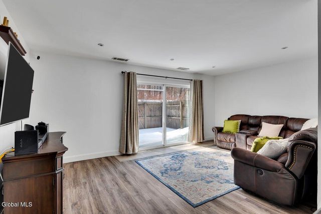 95 Ridgewood Terrace, Albany, NY 12203