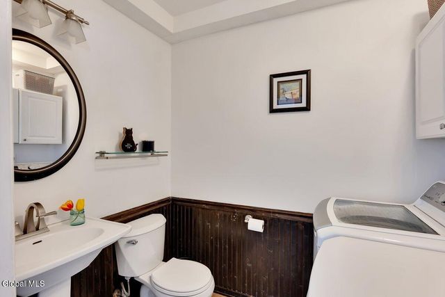 95 Ridgewood Terrace, Albany, NY 12203