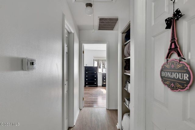 95 Ridgewood Terrace, Albany, NY 12203