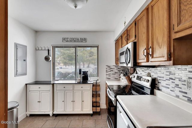 95 Ridgewood Terrace, Albany, NY 12203