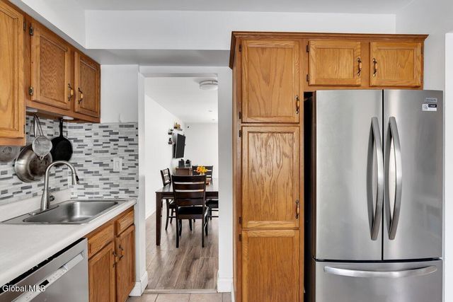 95 Ridgewood Terrace, Albany, NY 12203