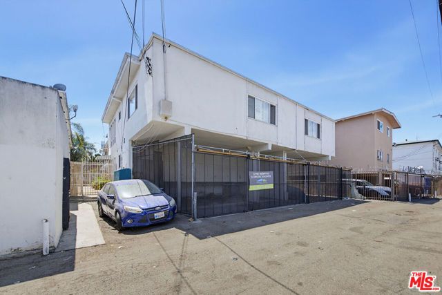 4137 Palmwood Drive, Los Angeles, CA 90008
