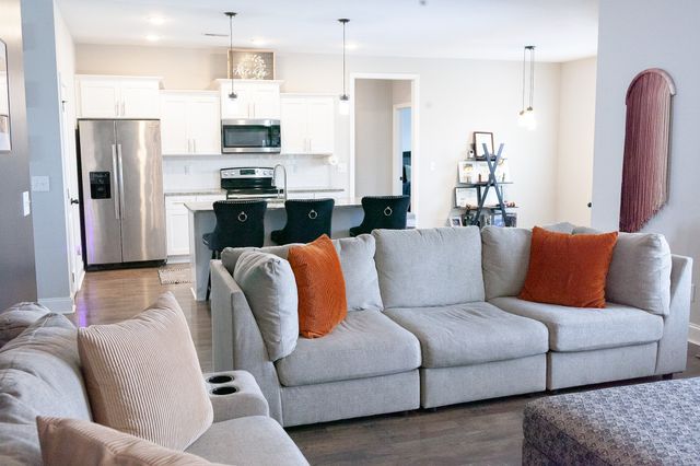 529 Somerset Ln, Clarksville, TN 37042