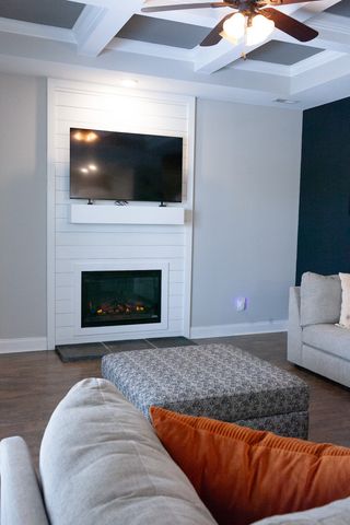 529 Somerset Ln, Clarksville, TN 37042