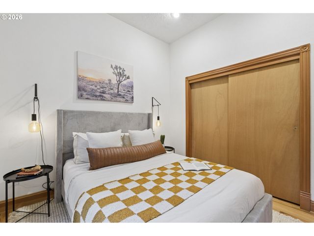 4217 Sw VIEW POINT Ter, Portland, OR 97239