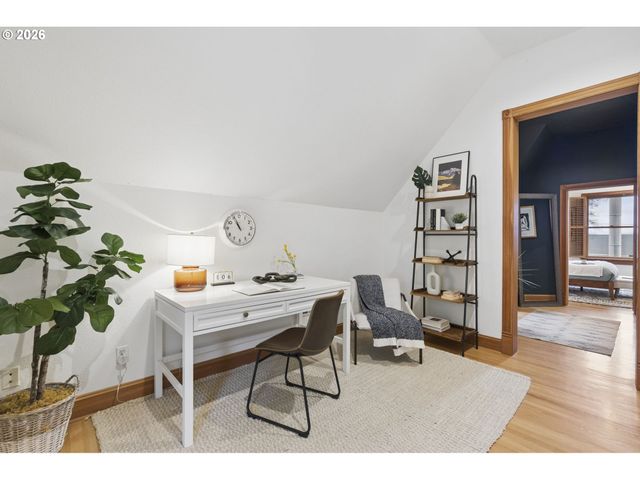 4217 Sw VIEW POINT Ter, Portland, OR 97239