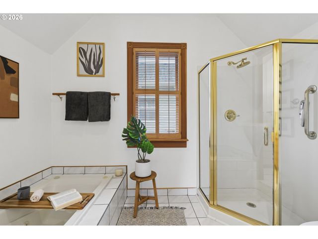 4217 Sw VIEW POINT Ter, Portland, OR 97239