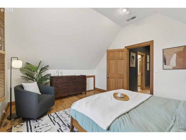 4217 Sw VIEW POINT Ter, Portland, OR 97239