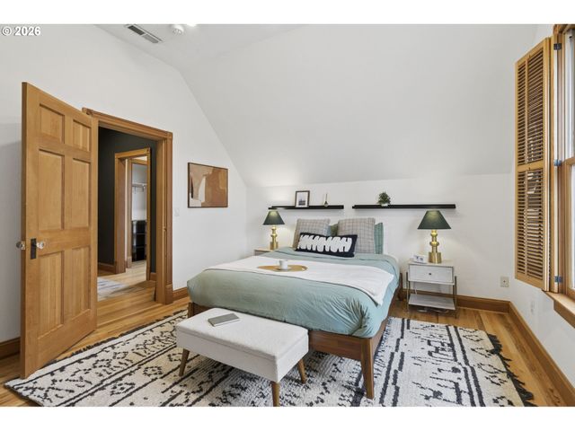 4217 Sw VIEW POINT Ter, Portland, OR 97239