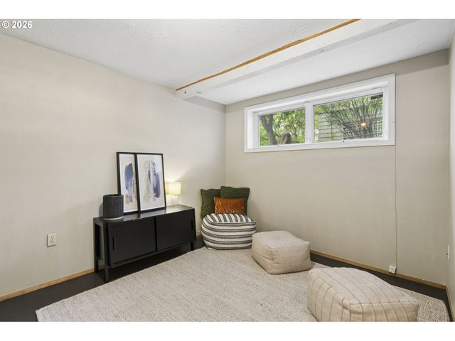 4217 Sw VIEW POINT Ter, Portland, OR 97239