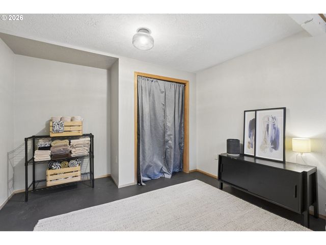 4217 Sw VIEW POINT Ter, Portland, OR 97239
