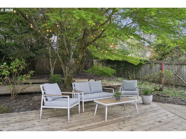 4217 Sw VIEW POINT Ter, Portland, OR 97239