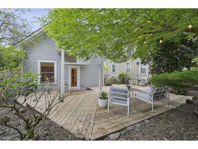 4217 Sw VIEW POINT Ter, Portland, OR 97239