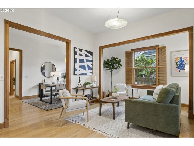 4217 Sw VIEW POINT Ter, Portland, OR 97239