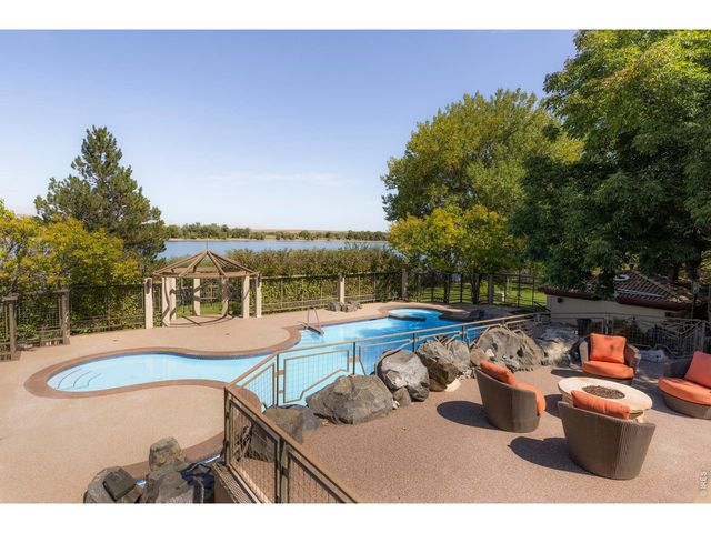 7007 Rozena Dr, Longmont, CO 80503