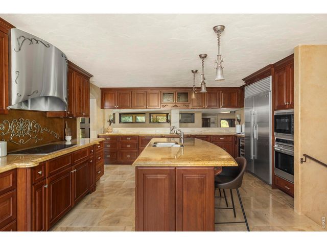 7007 Rozena Dr, Longmont, CO 80503