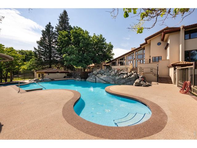 7007 Rozena Dr, Longmont, CO 80503