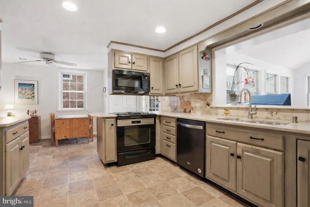 216 HEATHERWOOD RD, Glenside, PA 19038