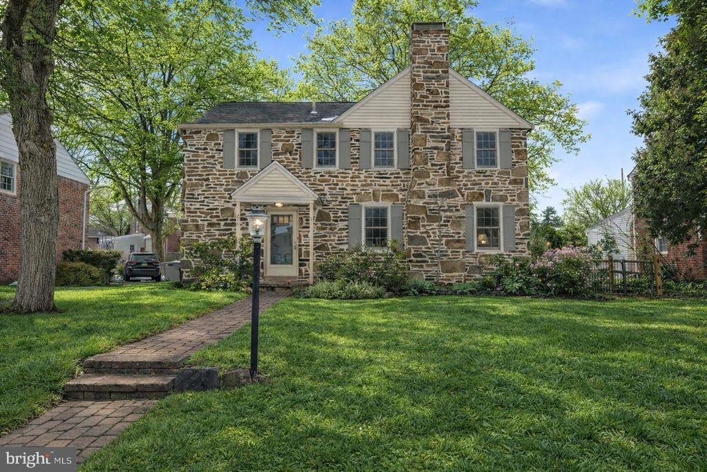 216 HEATHERWOOD RD, Glenside, PA 19038