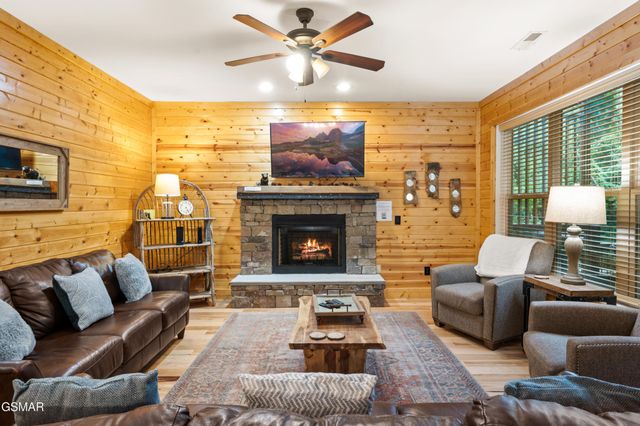 510 Hemlock Street, Gatlinburg, TN 37738