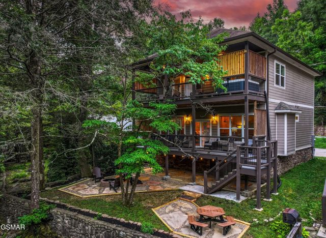 510 Hemlock Street, Gatlinburg, TN 37738