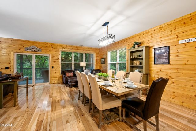 510 Hemlock Street, Gatlinburg, TN 37738