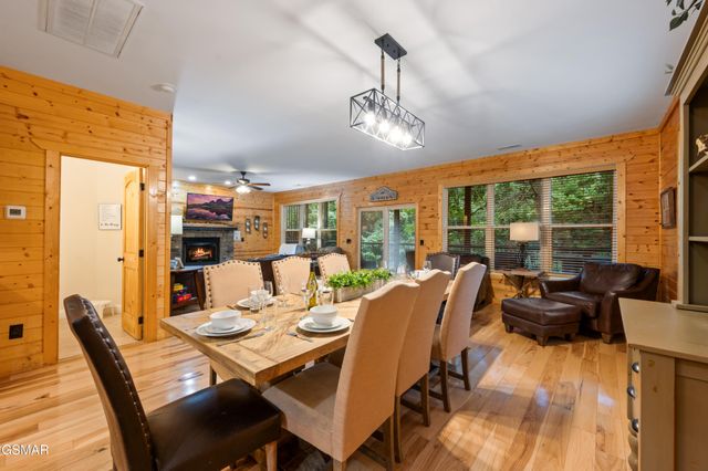 510 Hemlock Street, Gatlinburg, TN 37738