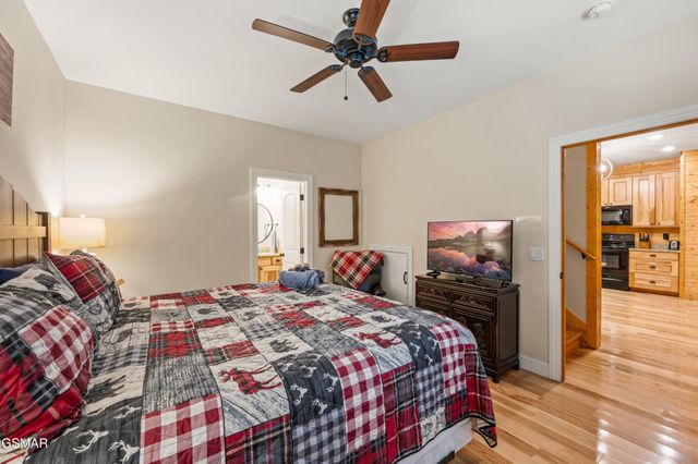 510 Hemlock Street, Gatlinburg, TN 37738