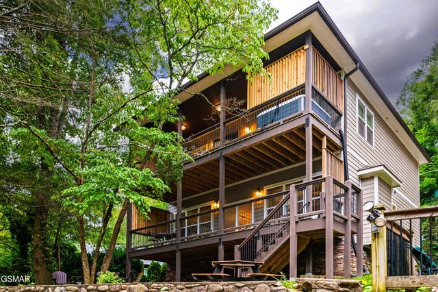 510 Hemlock Street, Gatlinburg, TN 37738