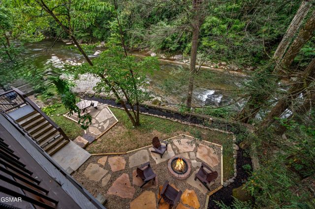 510 Hemlock Street, Gatlinburg, TN 37738