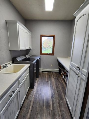 523 W MAIN STREET, Little Chute, WI 54140