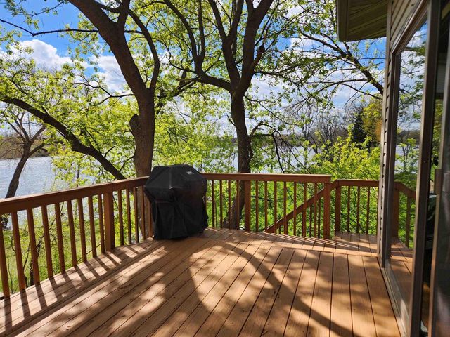 523 W MAIN STREET, Little Chute, WI 54140
