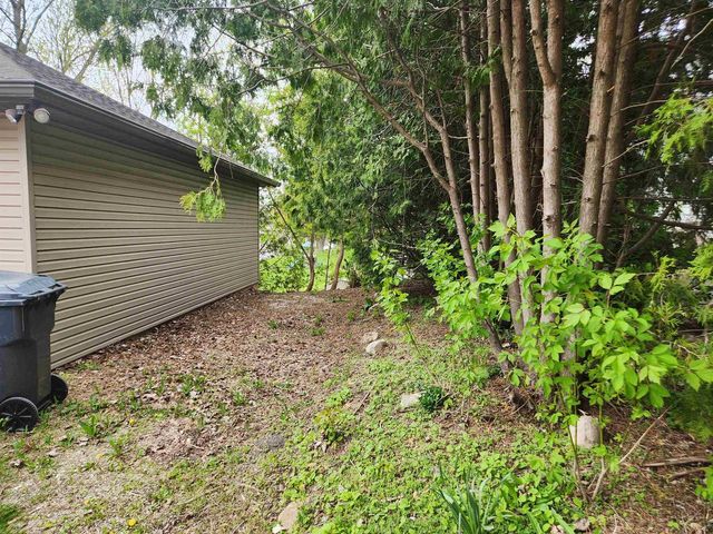 523 W MAIN STREET, Little Chute, WI 54140