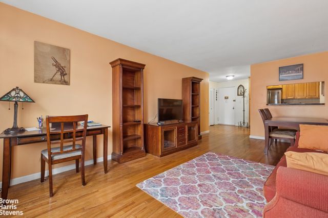 9411 59th Ave Apt G6, New York City, NY 11373