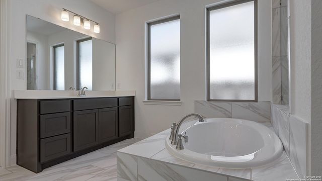 9933 Paladin Ridge, San Antonio, TX 78254