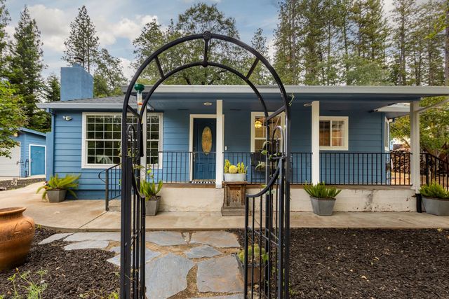 12160 Mccourtney Rd, Grass Valley, CA 95949