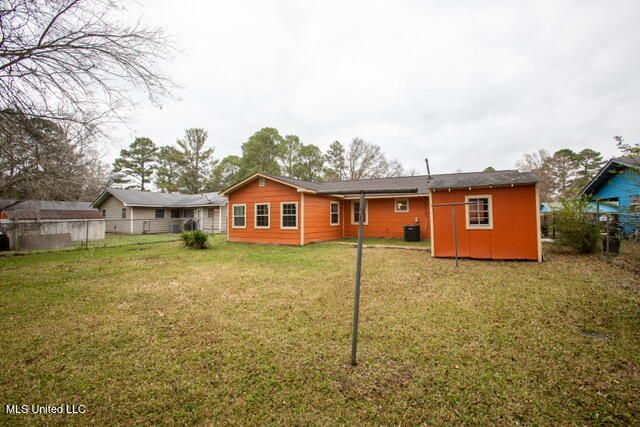 3725 Thomas Jefferson Road, Jackson, MS 39213