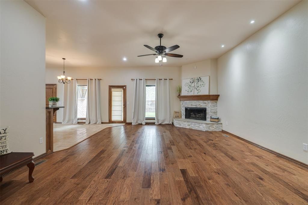 Image 12 of property listing at 18016 San Mateo Court, Oklahoma City, OK 73012