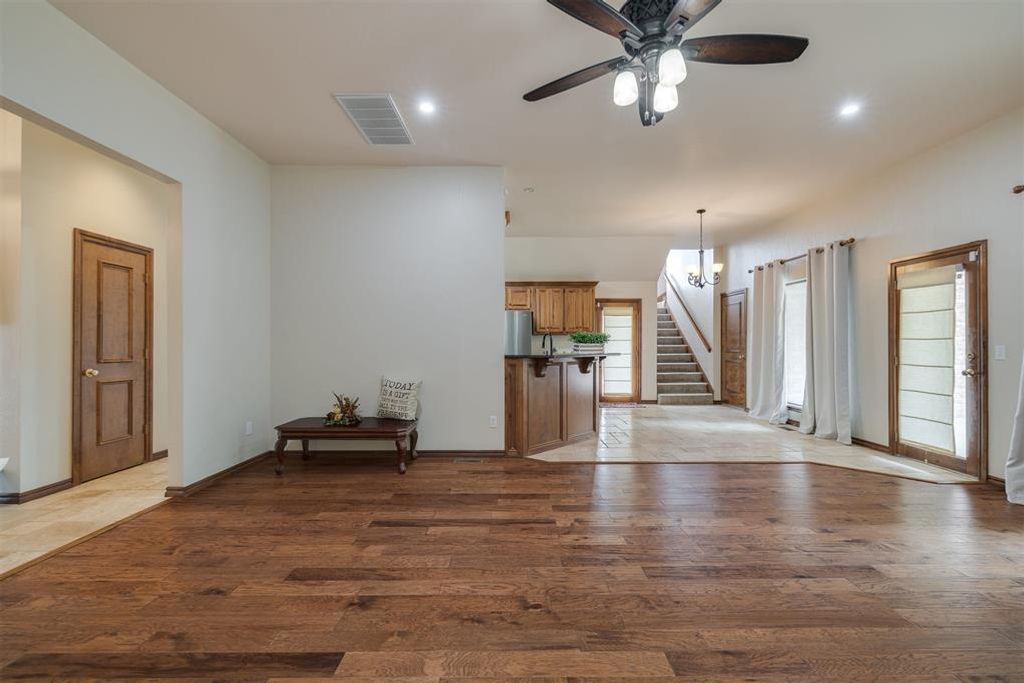 Image 13 of property listing at 18016 San Mateo Court, Oklahoma City, OK 73012