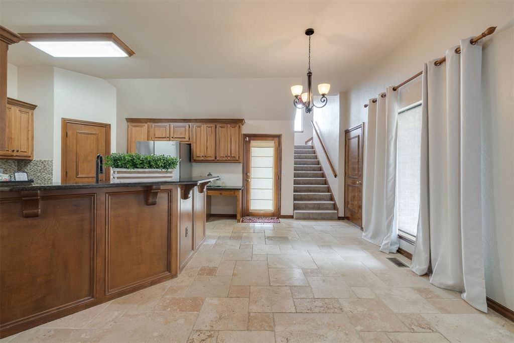 Image 16 of property listing at 18016 San Mateo Court, Oklahoma City, OK 73012