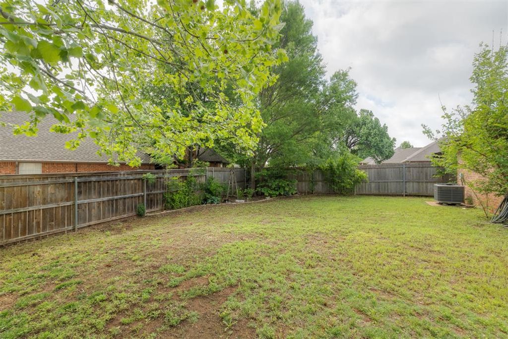 Image 34 of property listing at 18016 San Mateo Court, Oklahoma City, OK 73012