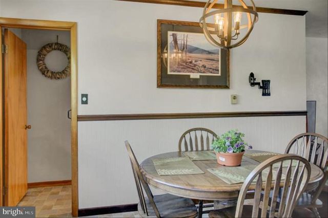 1561 LAKE SHORE DR, Chambersburg, PA 17202