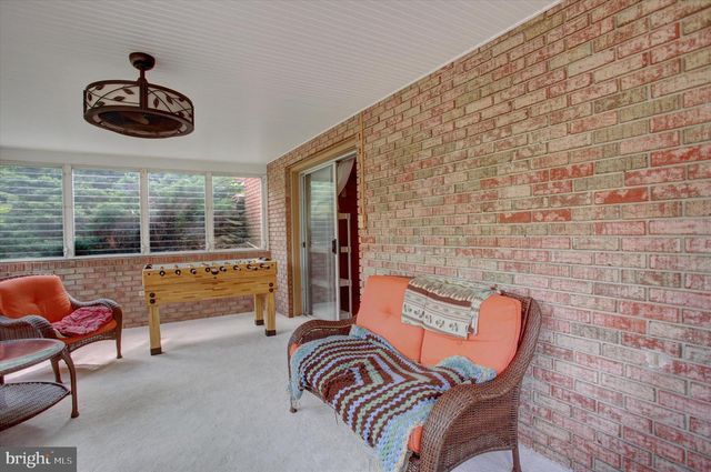 1561 LAKE SHORE DR, Chambersburg, PA 17202