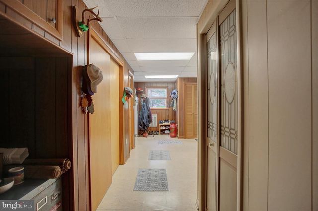 1561 LAKE SHORE DR, Chambersburg, PA 17202