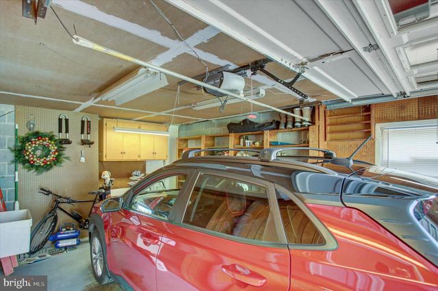1561 LAKE SHORE DR, Chambersburg, PA 17202