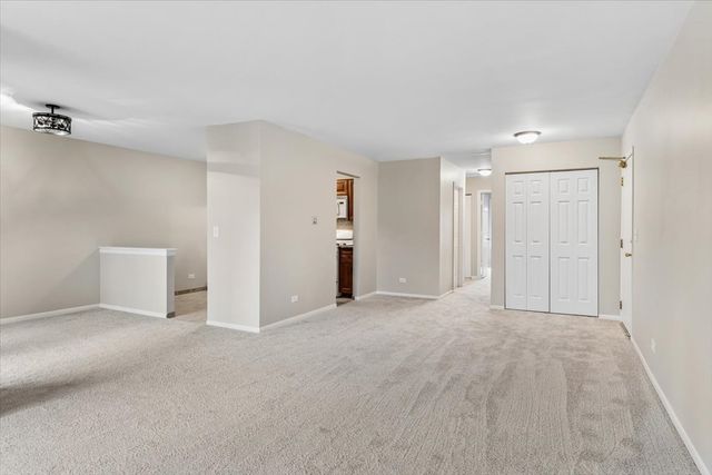 6227 Trinity Drive 2-B, Lisle, IL 60532