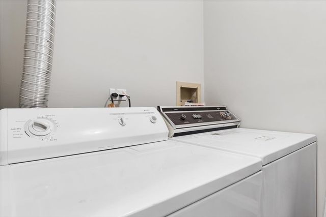 6227 Trinity Drive 2-B, Lisle, IL 60532